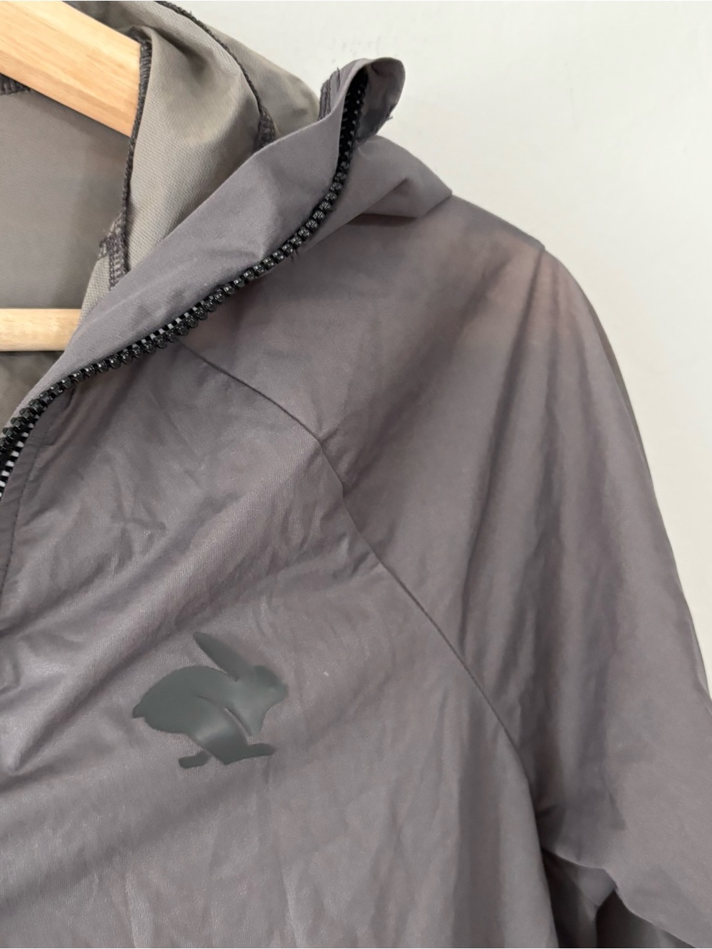 Rabbit Grey Windbreaker Style Full Zip Athletic Jacket - Picture 3 of 7